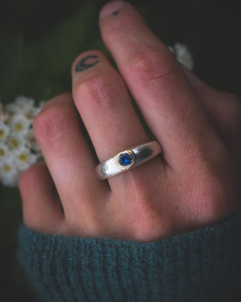 Mixed Metal Orb Ring - Montana Sapphire - Size 8.5 to 8.75