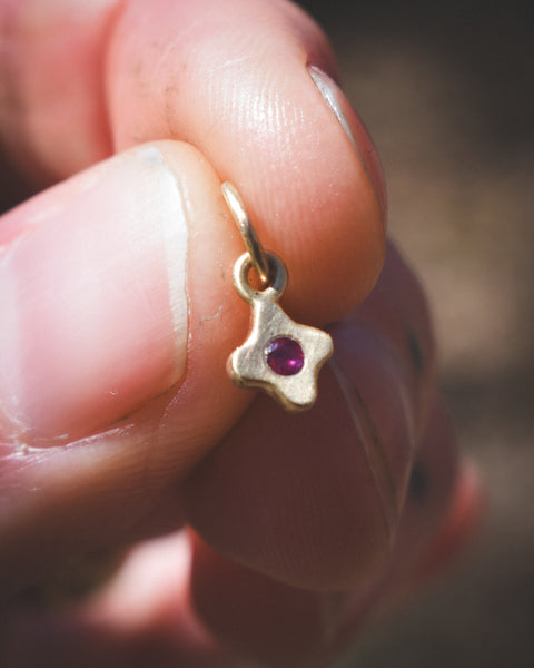 Tiny Bloom Charm - 10k + Pomme Ruby