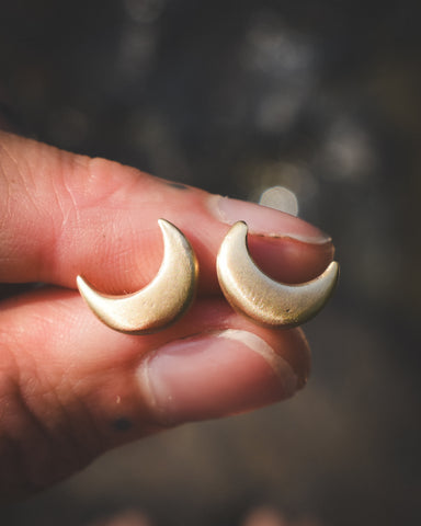 Luna Posts - Solid Gold